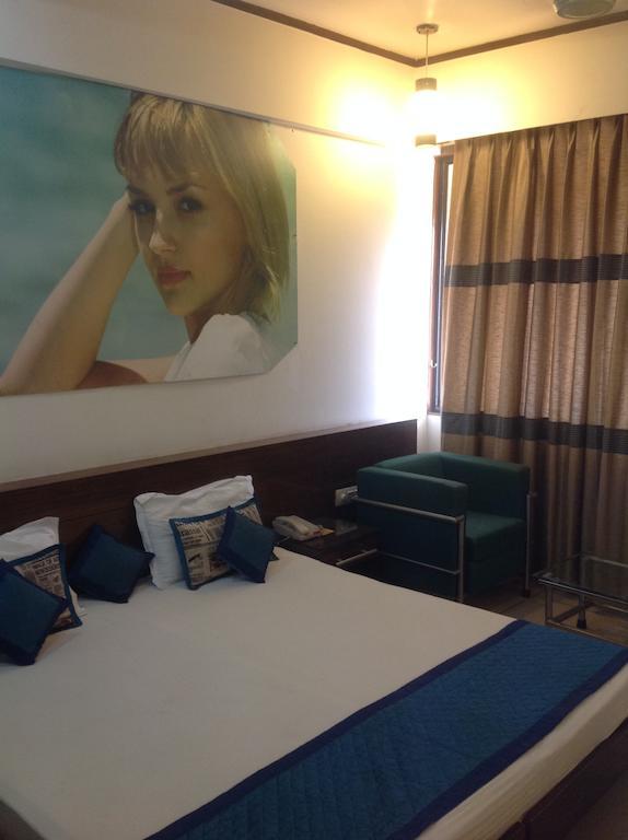 Rio Hotel Zirakpur Zewnętrze zdjęcie